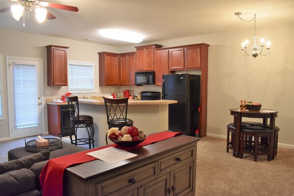 Interior - Cozy Townhome (Braselton)