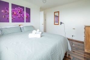 Hus, flere senger | 4 soverom, strykejern/-brett, wi-fi (inkludert) og sengetøy