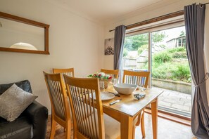 House, Multiple Beds | Private kitchen | Fridge, microwave, oven, stovetop
