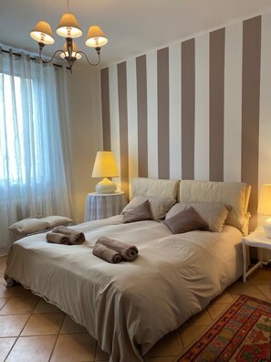 2 Schlafzimmer, Schreibtisch, Bügeleisen/Bügelbrett, kostenloses WLAN