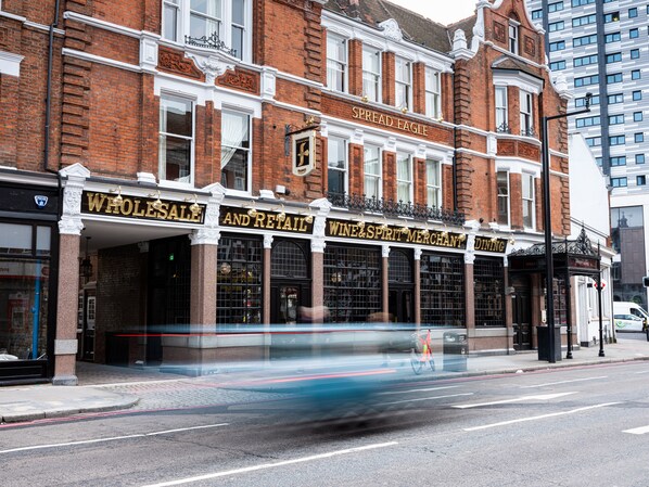 Exterior - Spread Eagle (London)