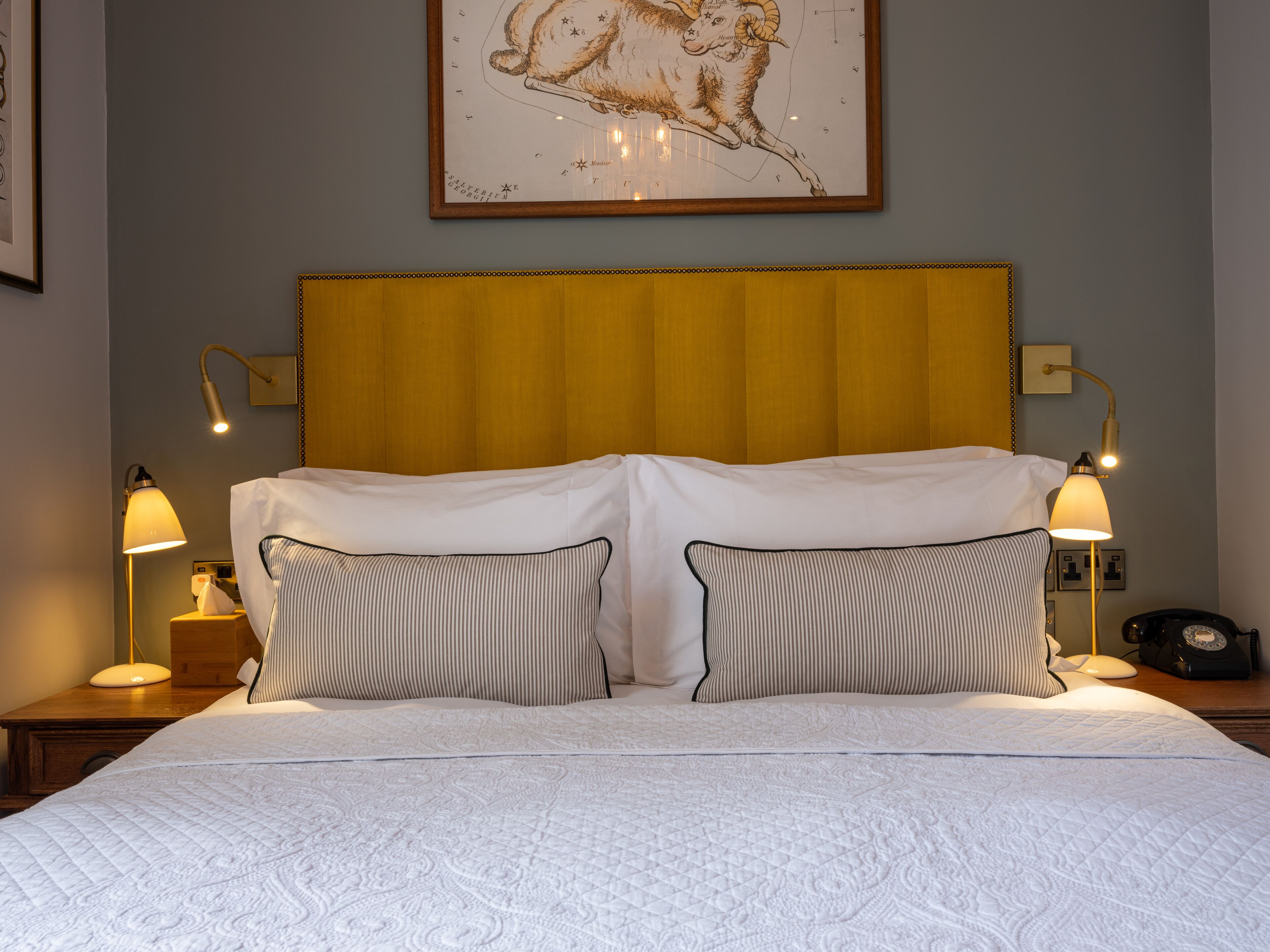 double room | minibar, in-room safe, desk, iron/ironing board