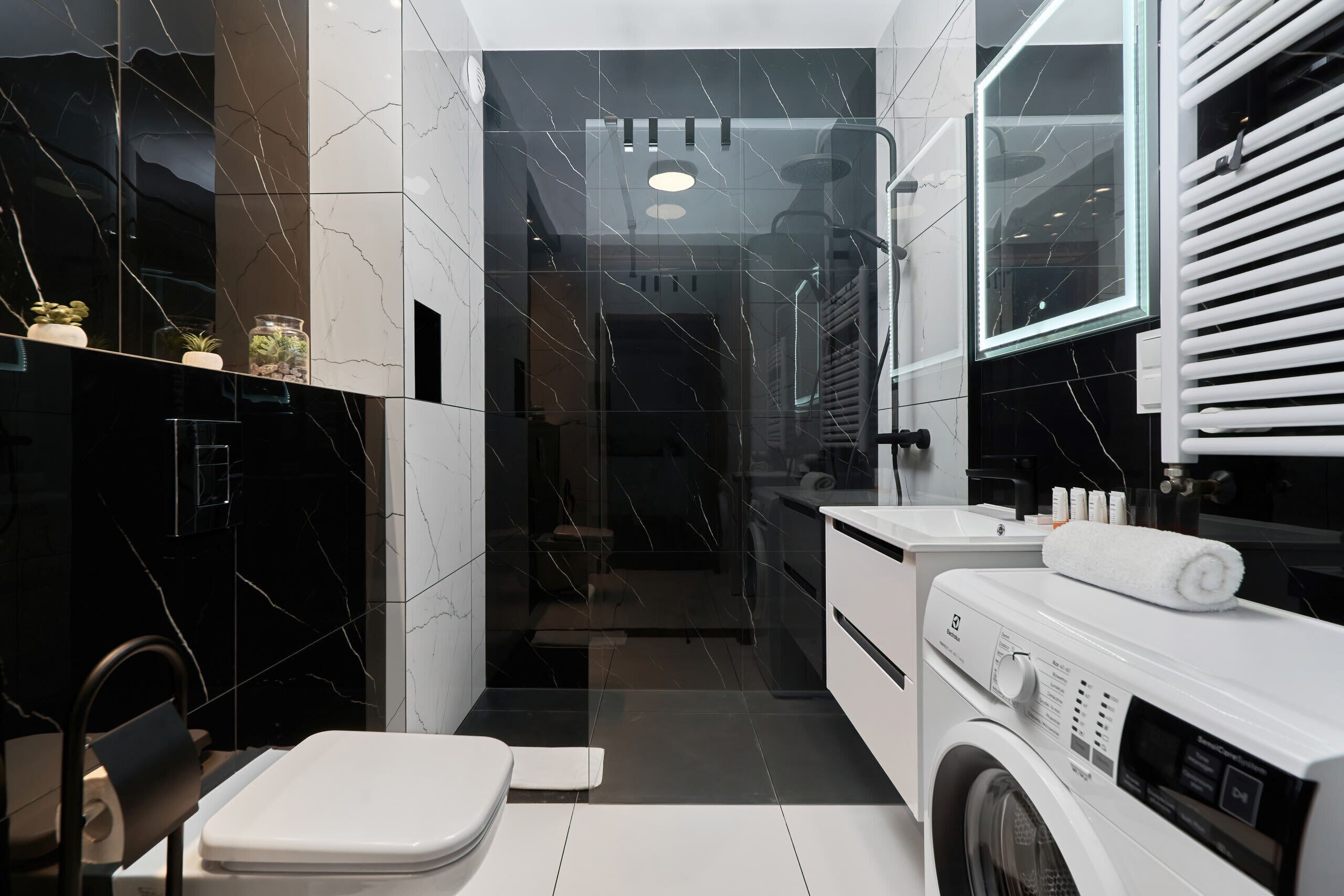 Shower, free toiletries, hair dryer, towels