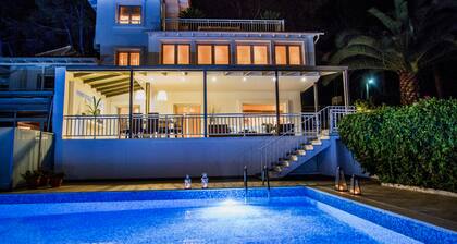 Danai's Secluded Paradise - Azure Coastal Dreams