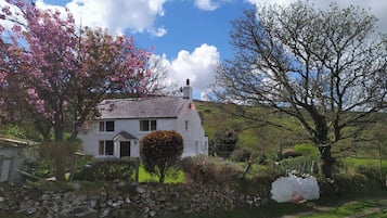 Cottage | Front of property