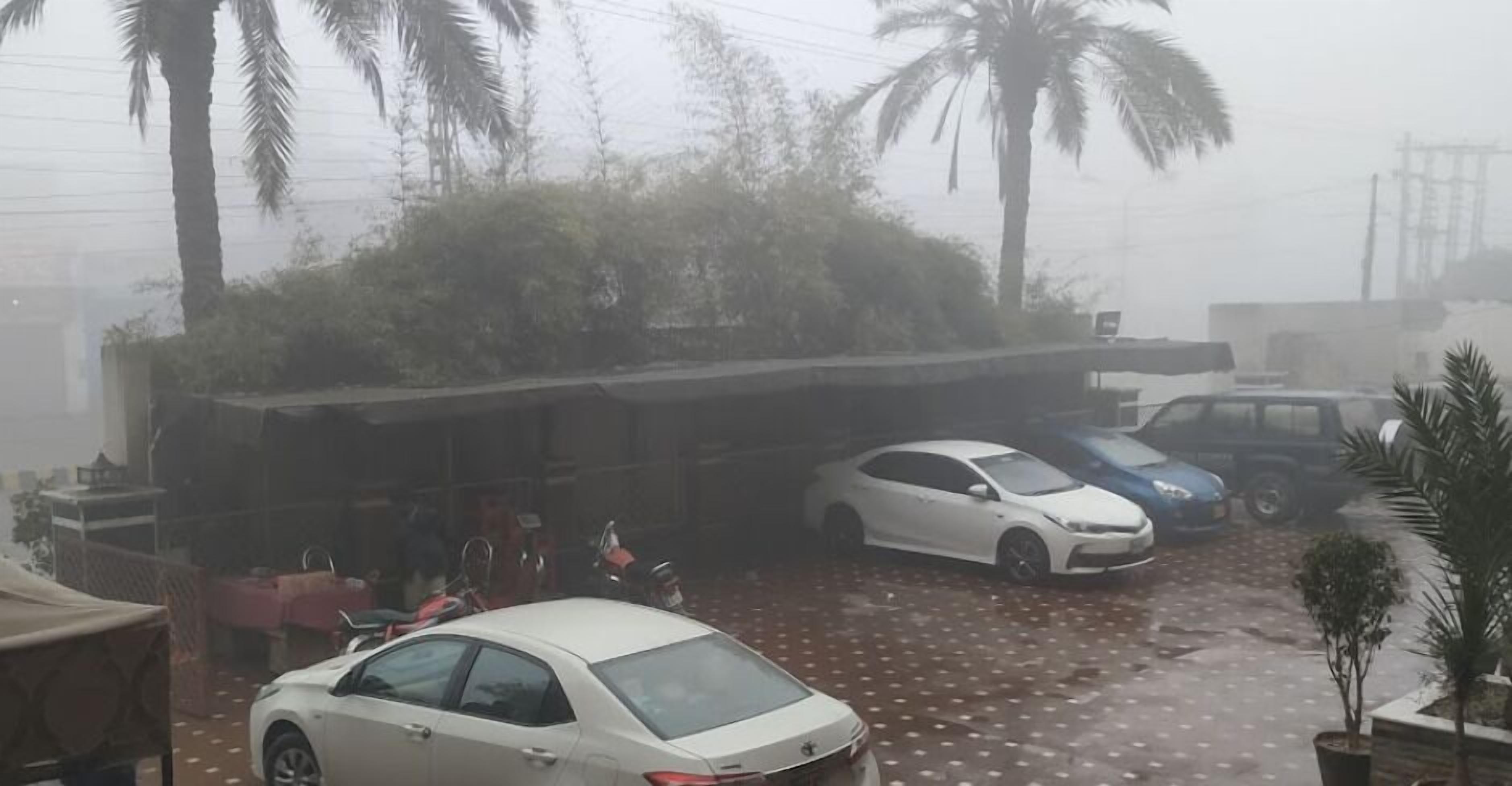 مواقف سيارات مجانية