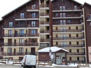 Exterior - Quiet studio for 4 in Risoul, near slopes, pets welcome, free parking (Risoul)