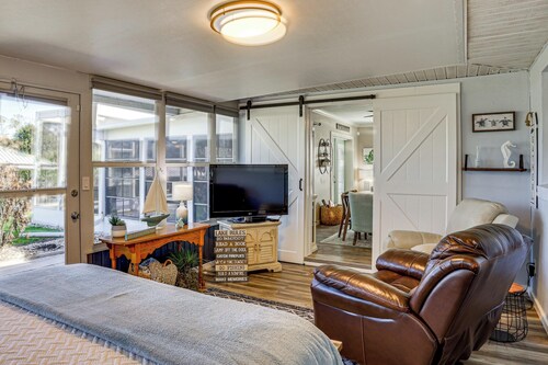 Waterfront Lake Placid Escape w/ Dock & Lanai
