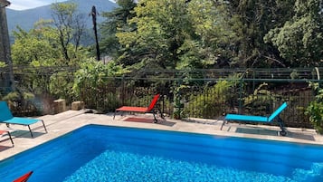 Outdoor pool, a heated pool