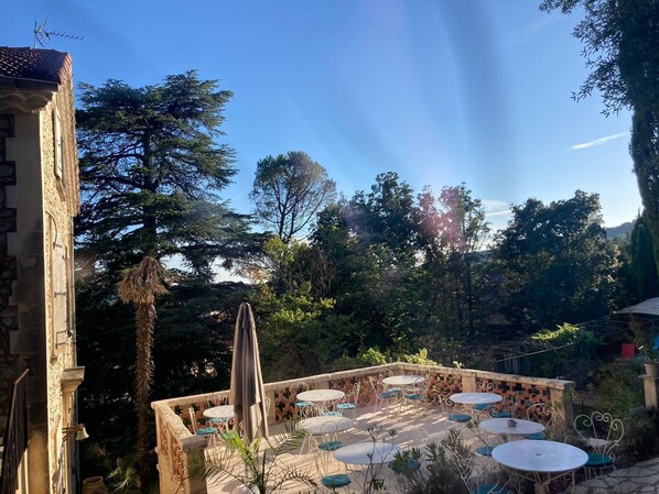 Outdoor dining - Heated Pool, 800m City Centre (Nyons)