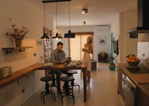 Fridge, microwave, oven, stovetop - Casa Mixa con Decoración Exclusiva, Estilo Industrial (Mijas)