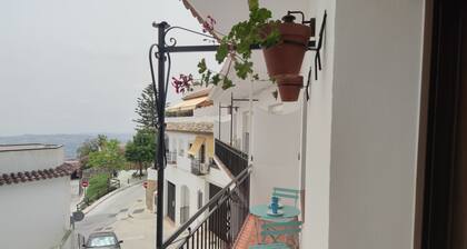 Casa Mixa con Decoración Exclusiva, Estilo Industrial