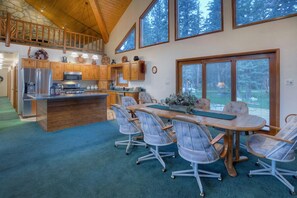 Dining - Vallecito Lake Family Retreat - Large Patio, Yard, Ample Parking, Pool Table (Bayfield)