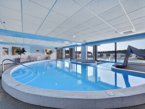Una piscina techada, una piscina climatizada
