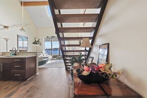 Smart TV, fireplace - Spacious Lake Charlevoix Condo | Downtown Charlevoix | Pool, Hot Tub, Sauna (Charlevoix)