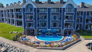 Pool - 345 Edgewater | 2BR Stay | Downtown Charlevoix | Pool, Hot Tub, Sauna (Charlevoix)