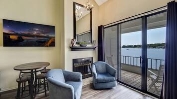 Télévision, cheminée