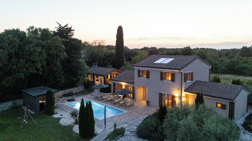 Villa Bonassini mir Whirpool, Sauna und 4 Schalzimmer 