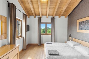 4 Schlafzimmer, Bügeleisen/Bügelbrett, kostenloses WLAN, Bettwäsche
