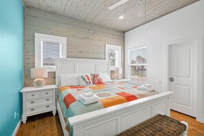 4 soverom, strykejern/-brett, wi-fi (inkludert) og sengetøy