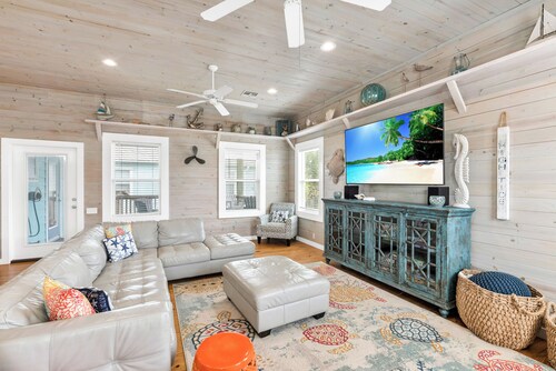 Spacious Port A home with a private heated pool!