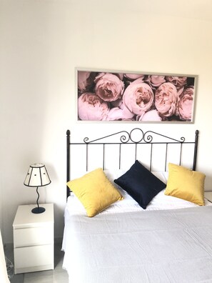 2 habitaciones, tabla de planchar con plancha y wifi gratis 