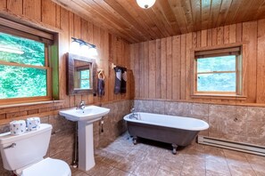 Baignoire, serviettes fournies