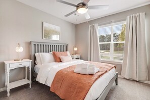 3 bedrooms, iron/ironing board, WiFi, bed sheets