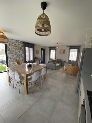 Maison neuve entre plages et foret