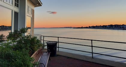 3 bedroom condo nestled in Historic fishing village - dog friendly