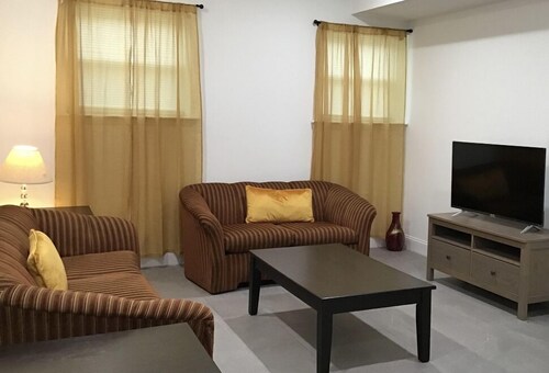 Charming 2B/2B Nr Temple &The Met/with Parking