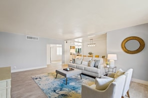 TV connectée, jeux vidéo, livres, chaîne hi-fi