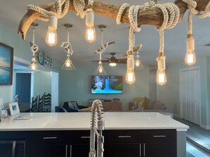 Smart-TV, DVD-Player, Bücher