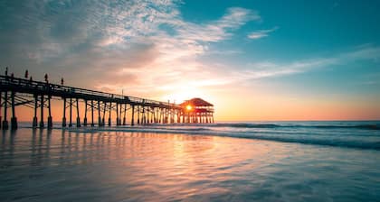 DOG Friendly BEACHSIDE 4BR/3BA, Solar/Saltwater Pool, No Smoke +Special Offers