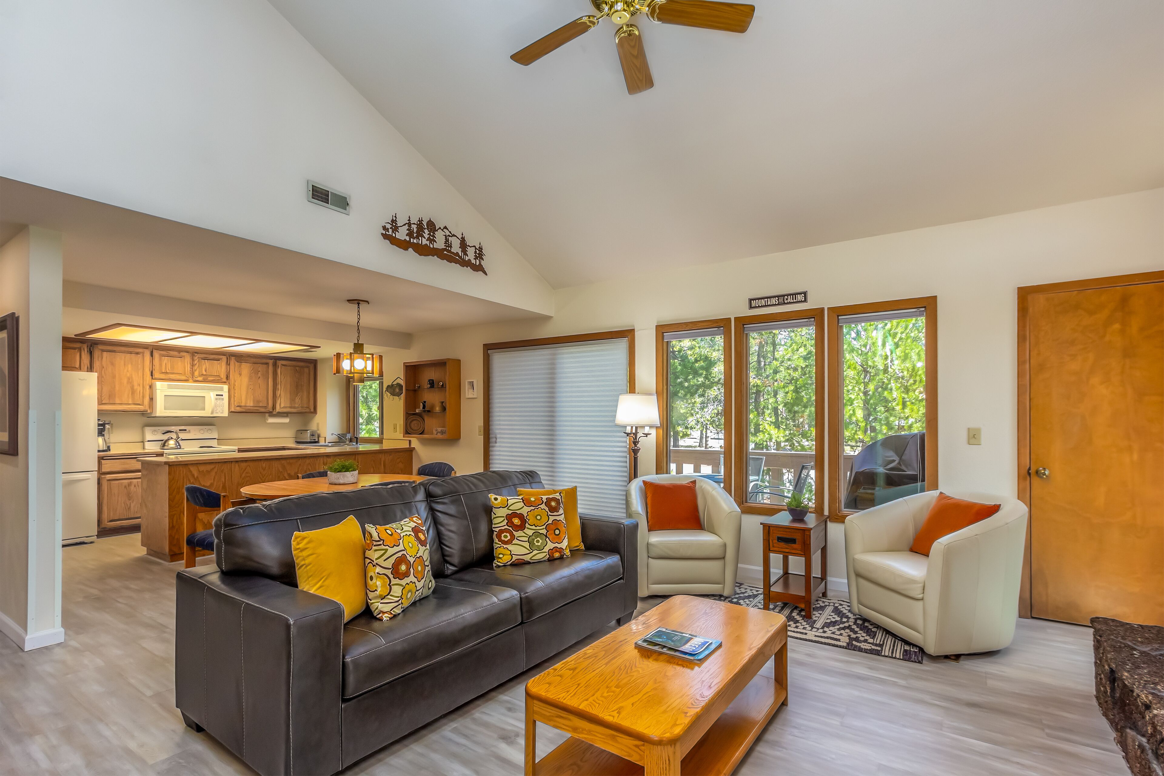 Cozy Condo, access to community pool and hot tub - RIDG08