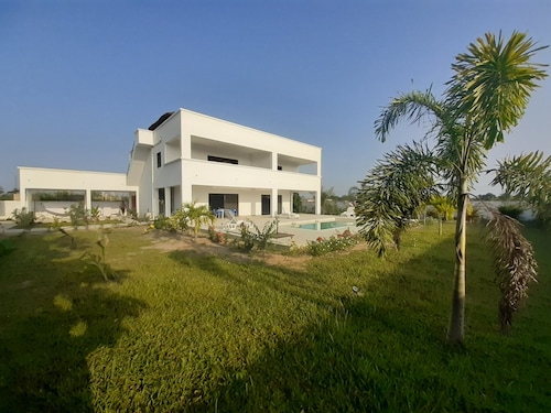 Cap Skirring Superb apartment in a private villa with swimming pool.