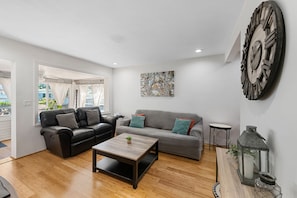 Living area - PERFECT Location in Heart of Ft Lauderdale  (Fort Lauderdale)