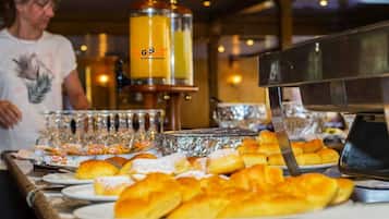 Desayuno bufé gratuito y diario