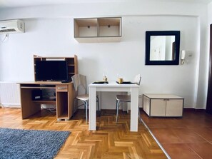 Interior - Lana's Apartment (Novi Sad)