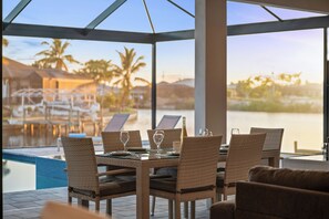 Dining - Intervillas Florida - Villa Cayman (Cape Coral)