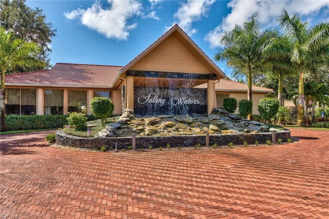 The LARGEST Tropical Style Pool in S.W. Florida! GORGEOUS lake view!