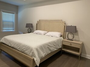 6 makuuhuonetta, työpöytä, silitysrauta/-lauta, ilmainen Wi-Fi