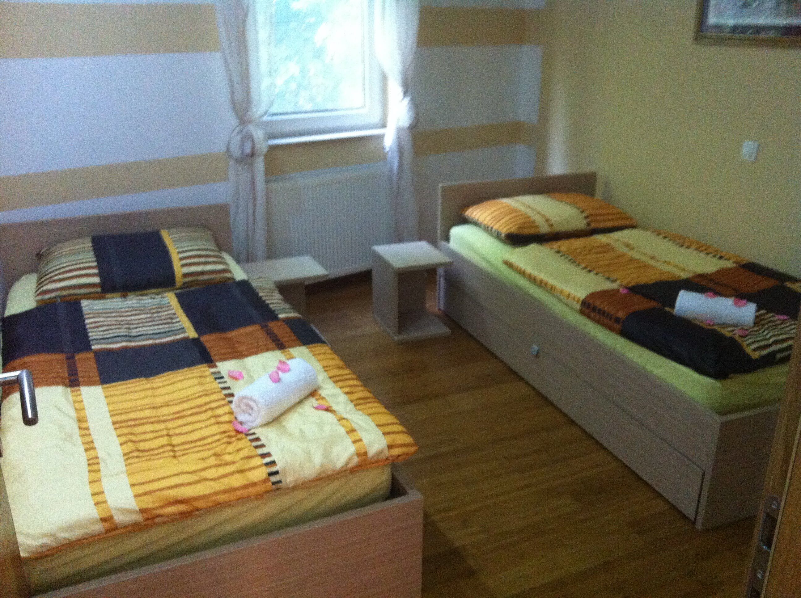 4 chambres, lit parapluie, Wi-Fi gratuit, draps fournis