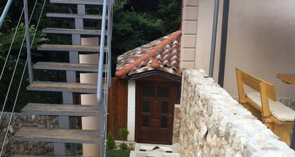 Sample text: Vacation home in a peaceful setting 4 km from the sea Villa Luana