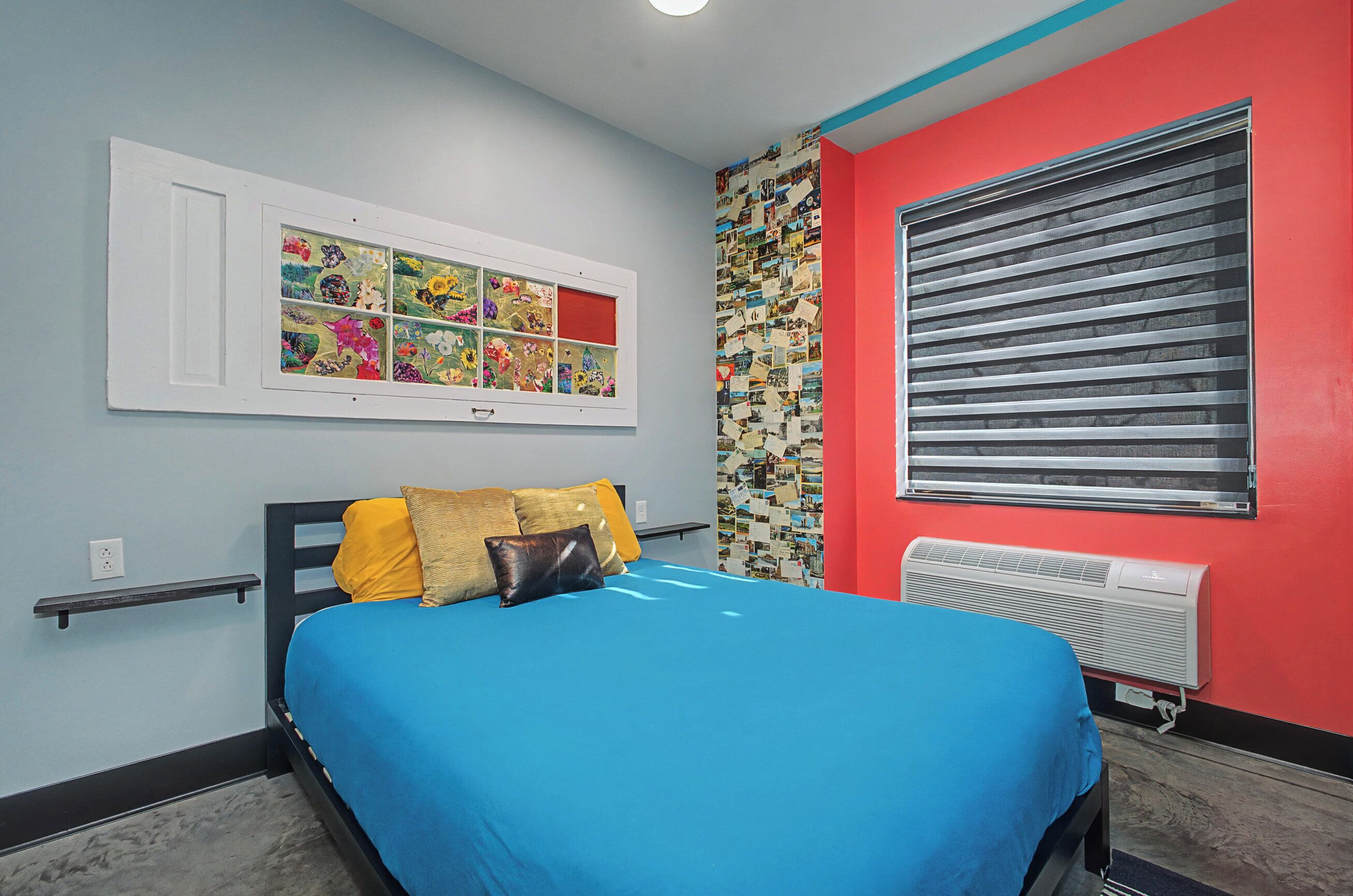 2 habitaciones, tabla de planchar con plancha y cuna de viaje 