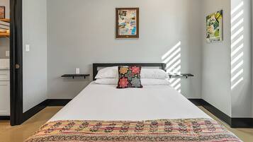 2 soverom, strykejern/-brett, reiseseng for barn og wi-fi (inkludert)