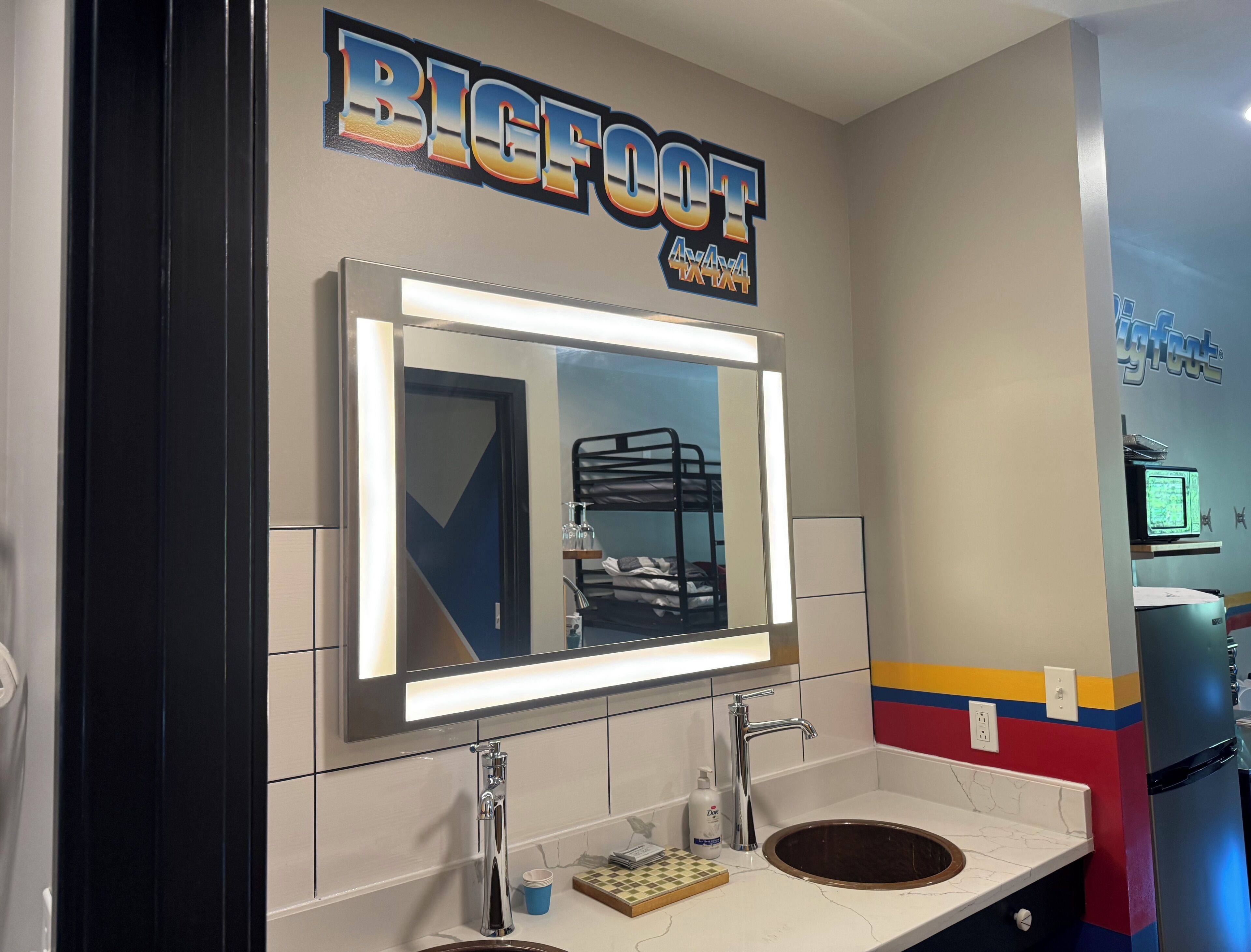 Kühlschrank, Mikrowelle, Herdplatte, Geschirrspüler