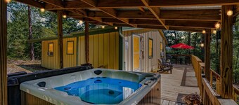 River Access Cabin w Hot Tub, Deck, Grill, & Wifi