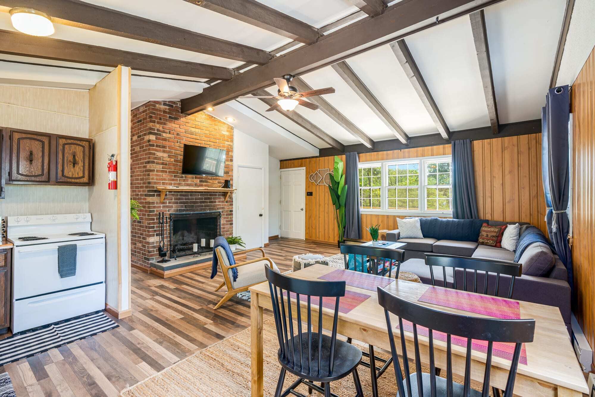 TV, fireplace, streaming services, offices