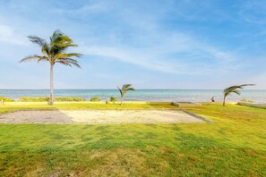 Property grounds - Luxury Beachfront Escape with Ocean Views, Private Pool, & High-Speed WiFi (Playa del Carmen)